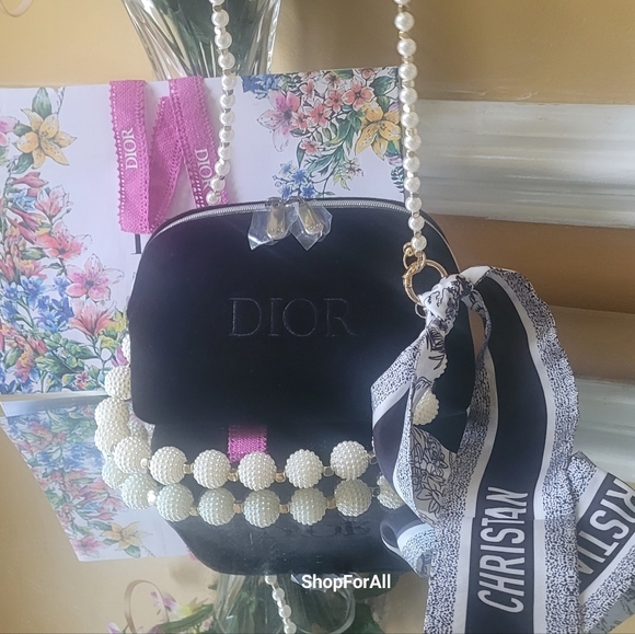 - Dior - Picture 2 of 16